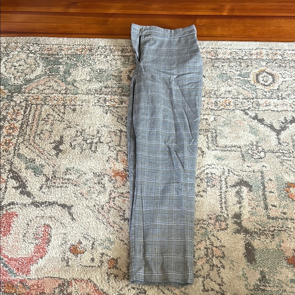 Zara Women’s Gray Plaid Trousers